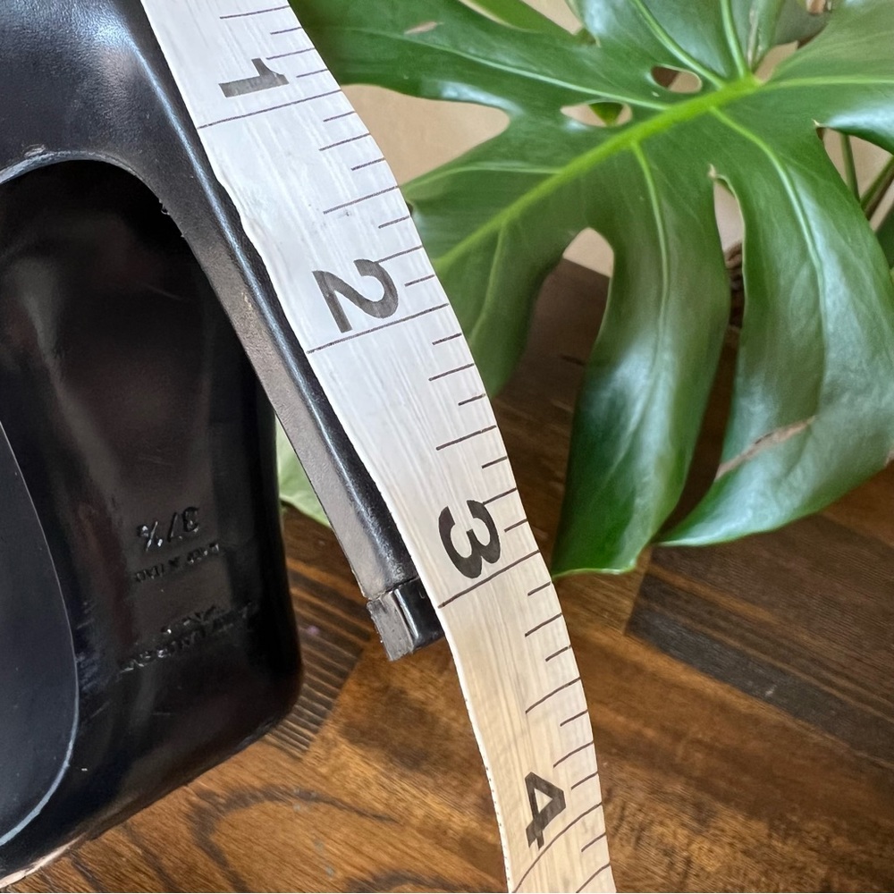 Saint Laurent Black Leather Pointed Toe Heels 37.5 $875 - Picture 13 of 17